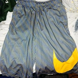 Nike shorts dri-fit small